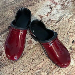 C&C Sweden Clogs - Chacha Cherry patent leather. Size 41